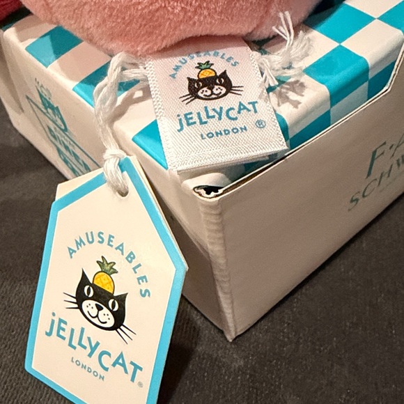 🩷 JELLYCAT Bubbeca Milkshake- NYC FAO SCHWARZ EXCLUSIVE!! - Picture 7 of 13